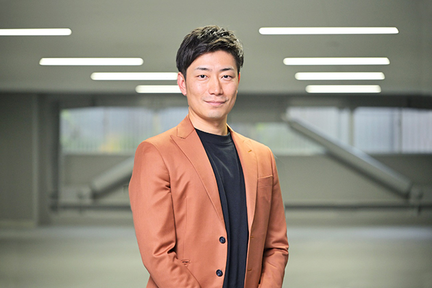 バンド活動とバスケットボールに打ち込んだ学生時代